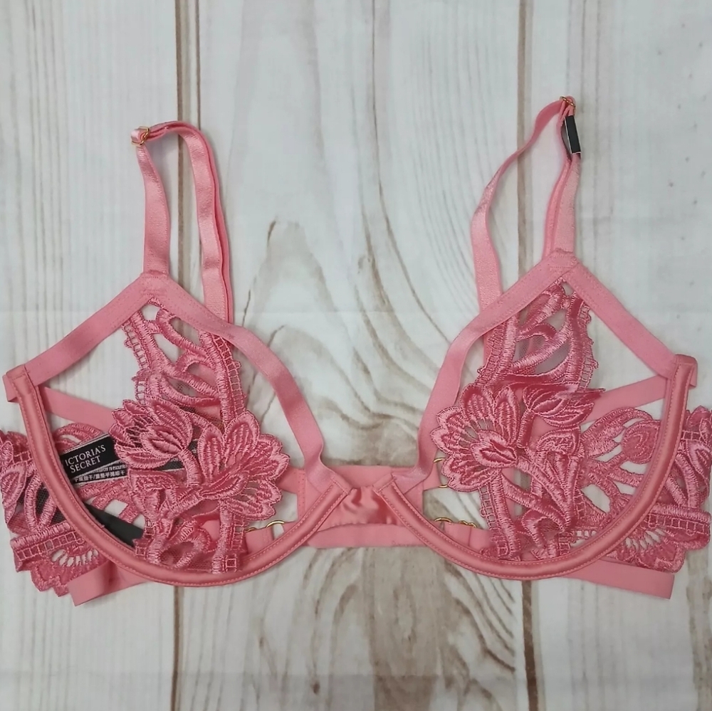 Victoria's Secret Bra Very Sexy Low Cut Demi Strappy Cutout Embroidered 32DD